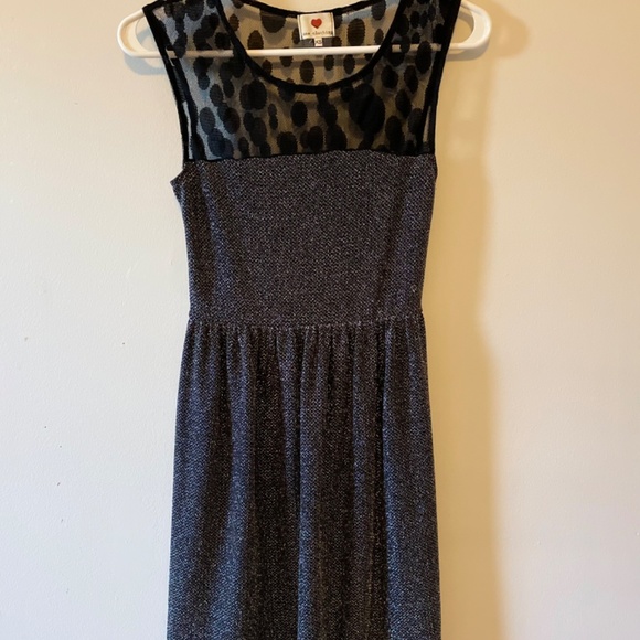 3/$15 Women Dress Lace Top, Lace back with Metallic sparkly bottom Never Worn XS - Picture 1 of 8